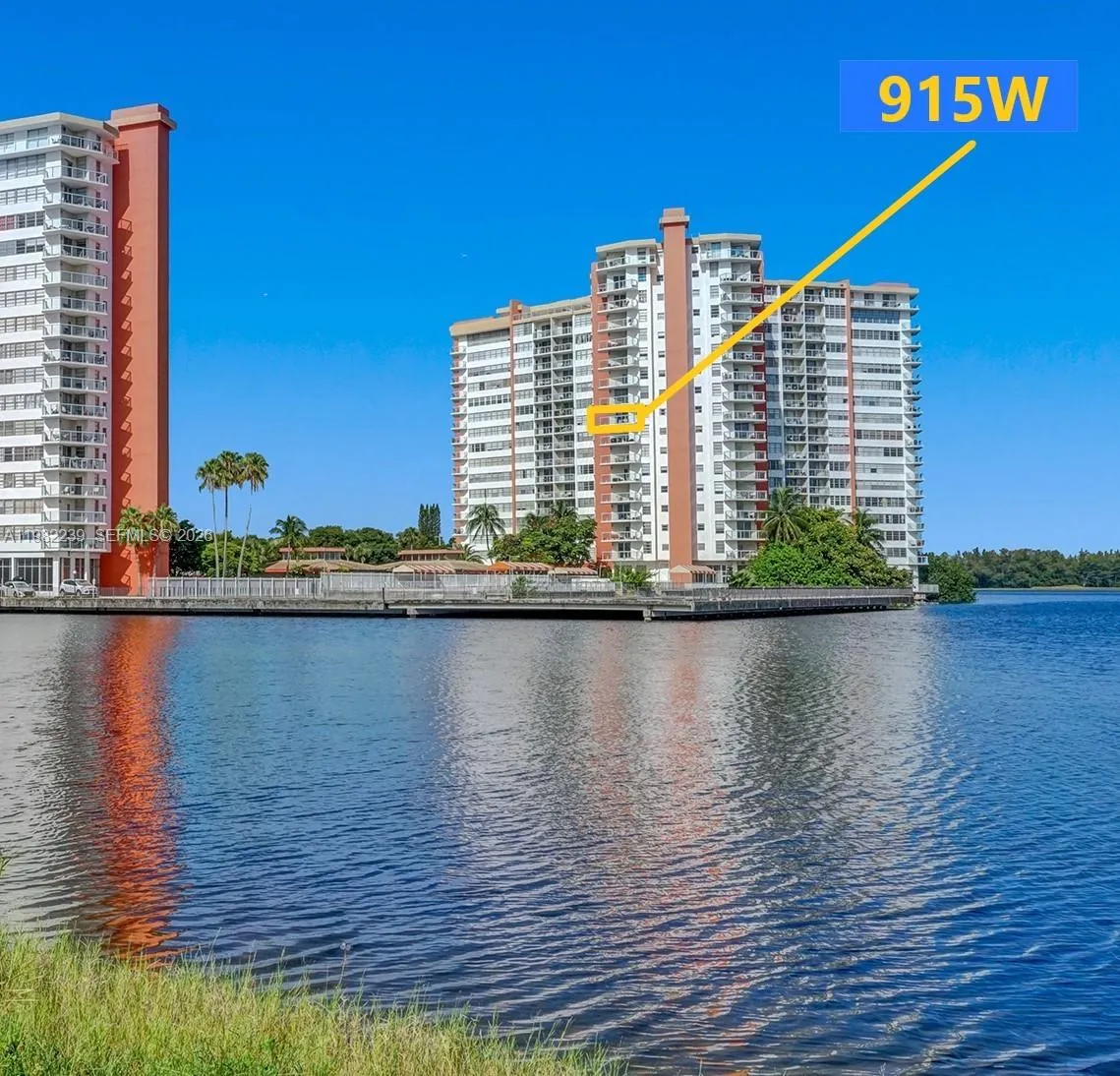 2 bedroom 2 bath for sale at 1301 NE Miami Gardens Dr # 915W, Miami FL 33179