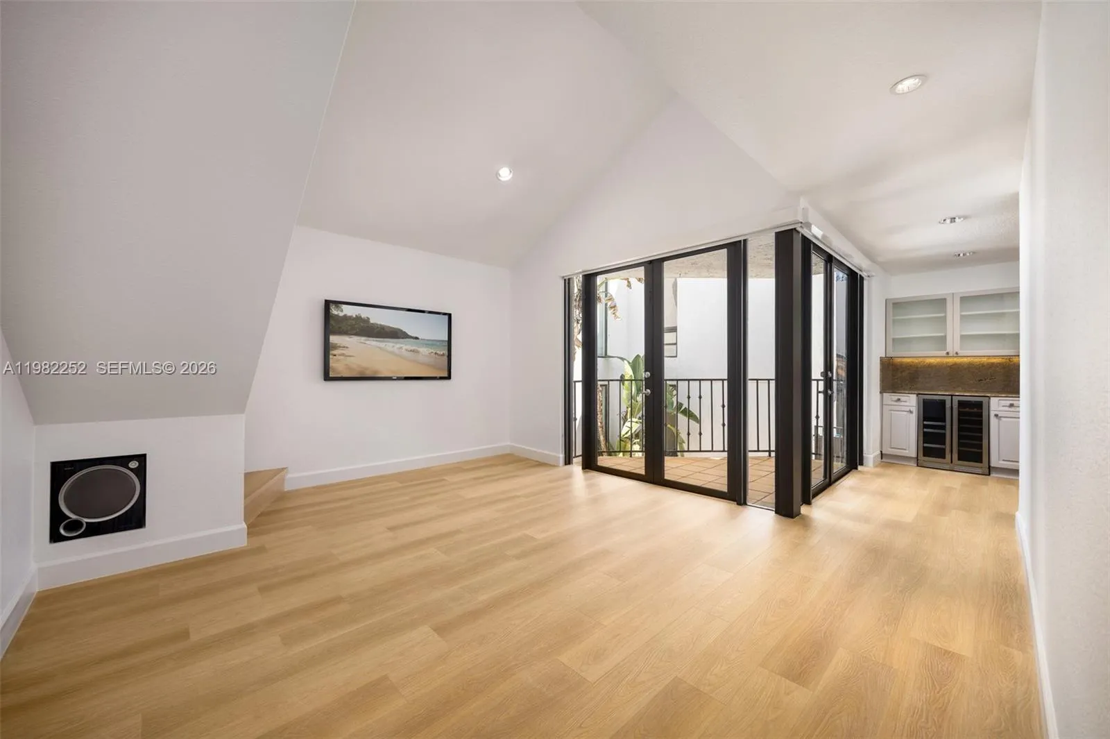 1 bedroom 1 bath for sale at 3114 Bird Ave # 3114, Miami FL 33133