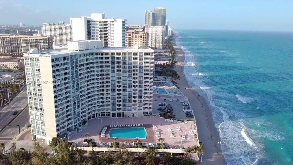 1 bedroom 1 bath for sale at 3180 S Ocean Dr # 721, Hallandale Beach FL 33009