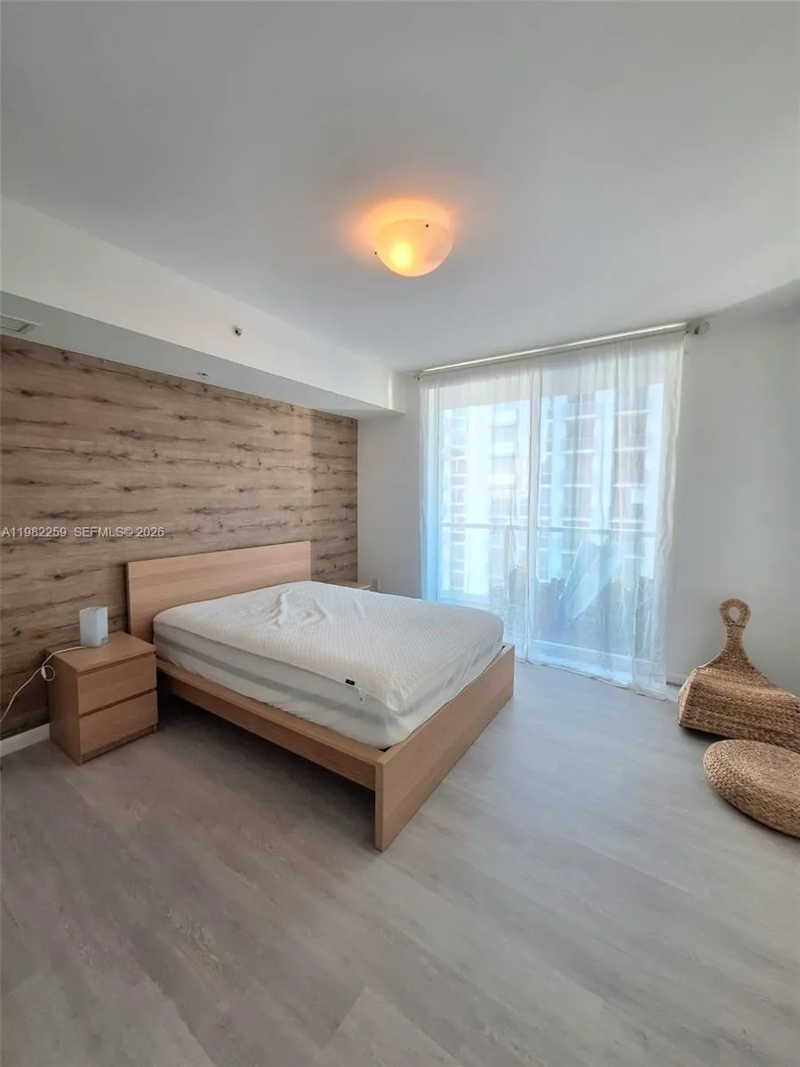 253 NE 2nd St # 2606, Miami FL 33132