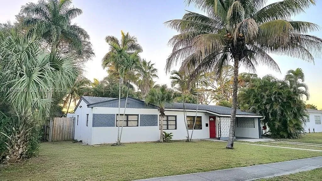 4 bedroom 2 bath for sale at 521 E Evanston Cir, Fort Lauderdale FL 33312