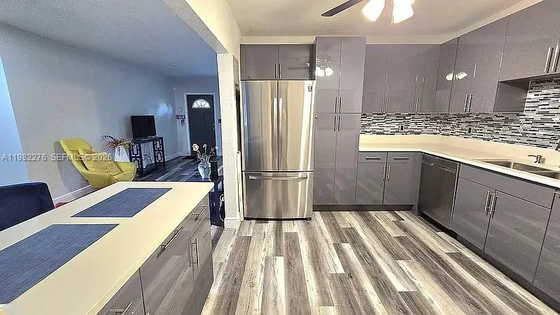 521 E Evanston Cir, Fort Lauderdale FL 33312