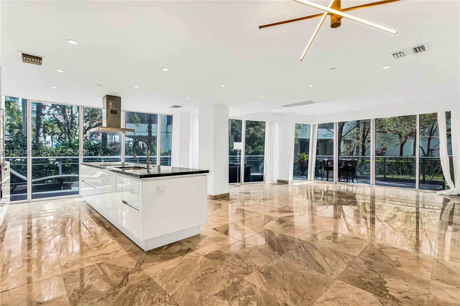 4 bedroom 4 bath for sale at 2950 NE 188th St # 150, Aventura FL 33180