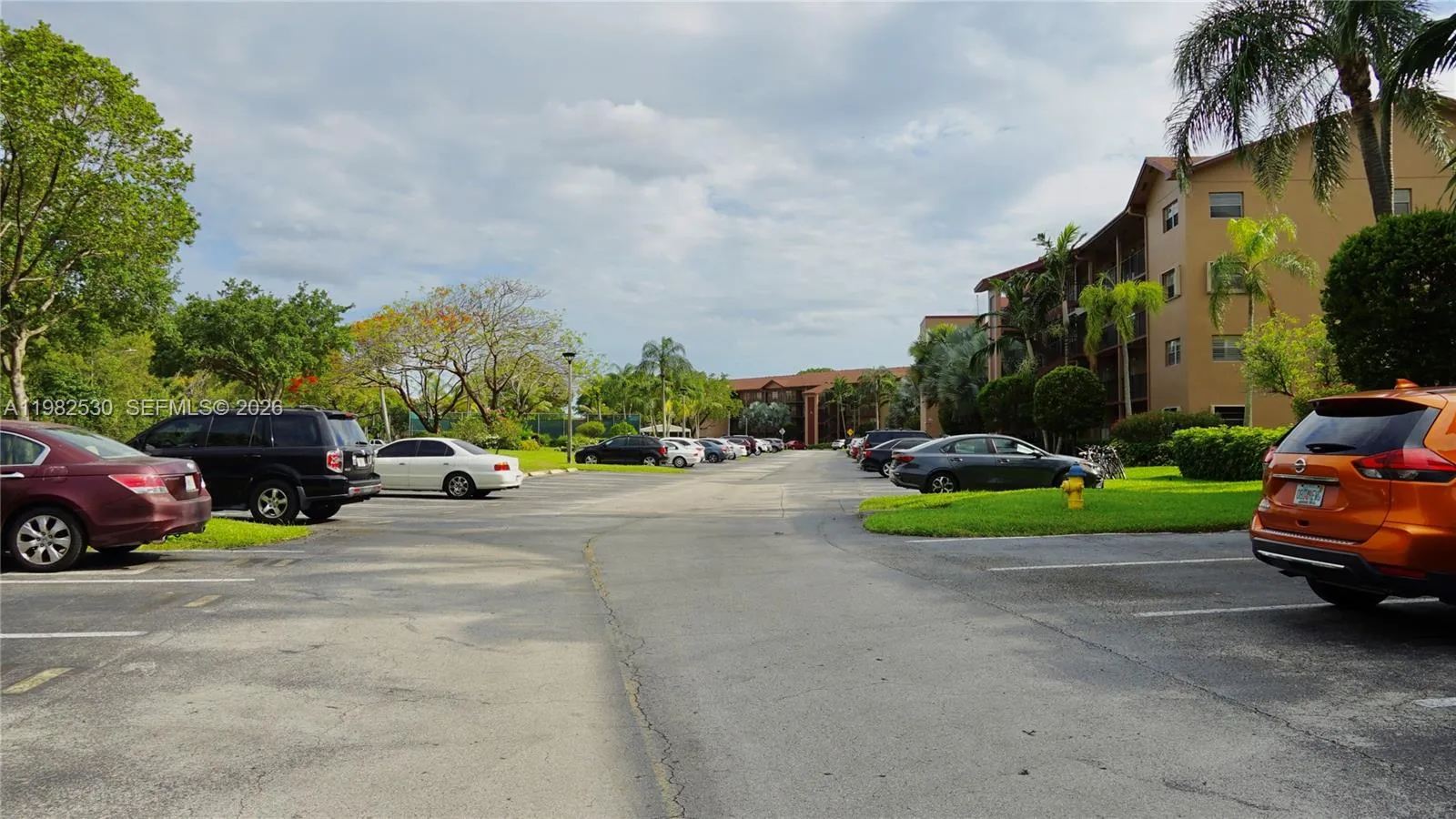 100 SW 130th Ter # 211C, Pembroke Pines FL 33027