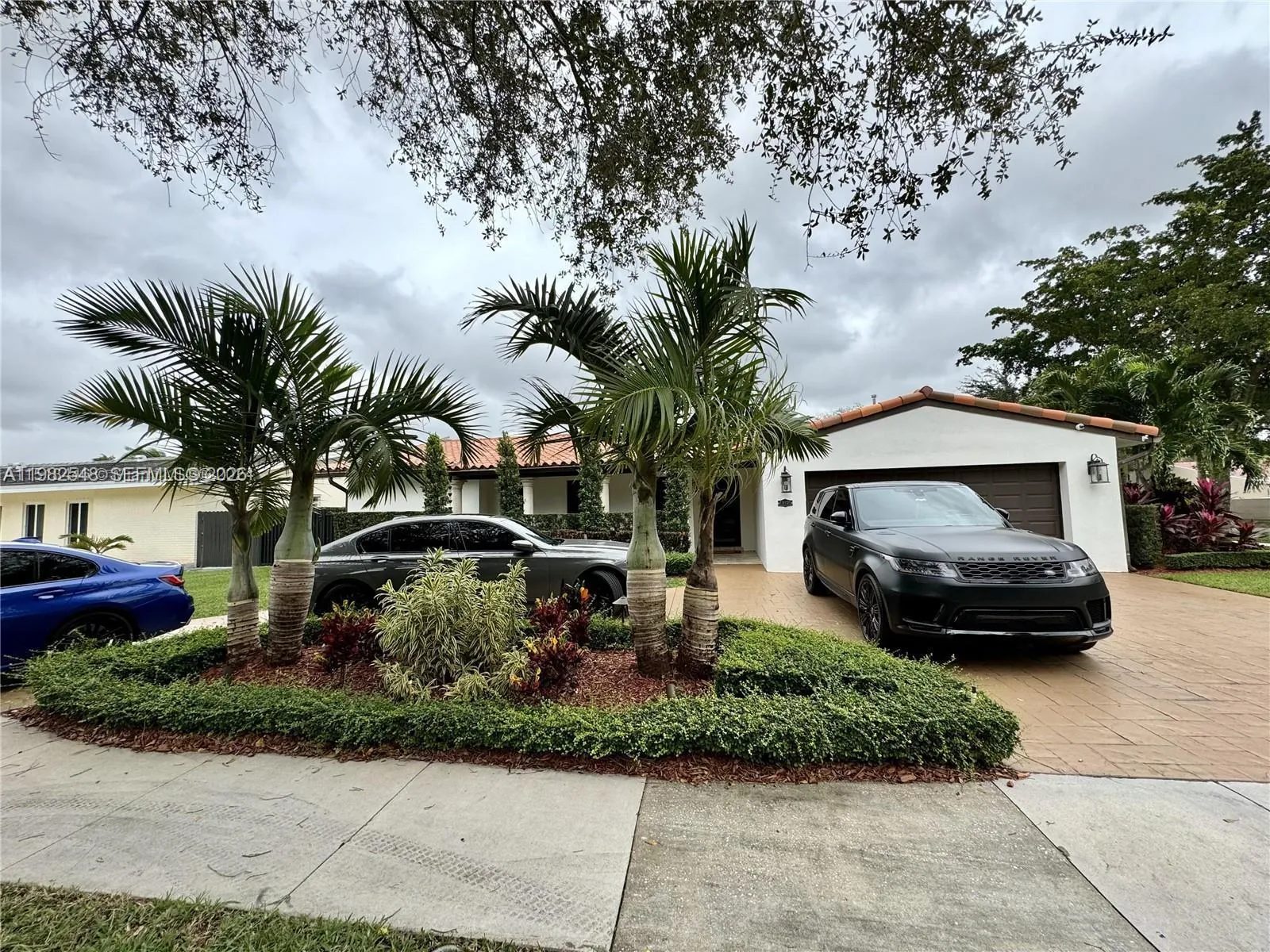 3 bedroom 2 bath for sale at 15101 Garvock Pl, Miami Lakes FL 33016