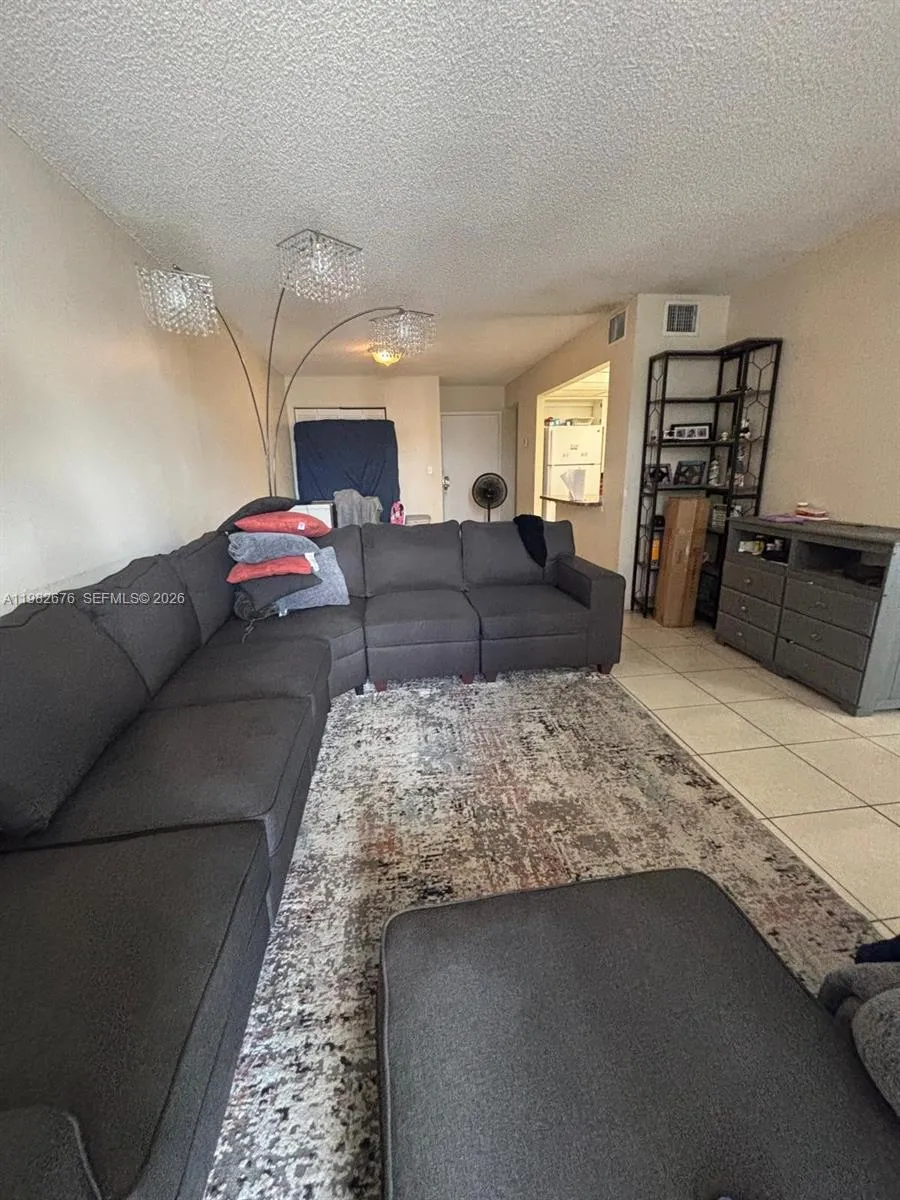 2029 NW 46th Ave # E305, Lauderhill FL 33313