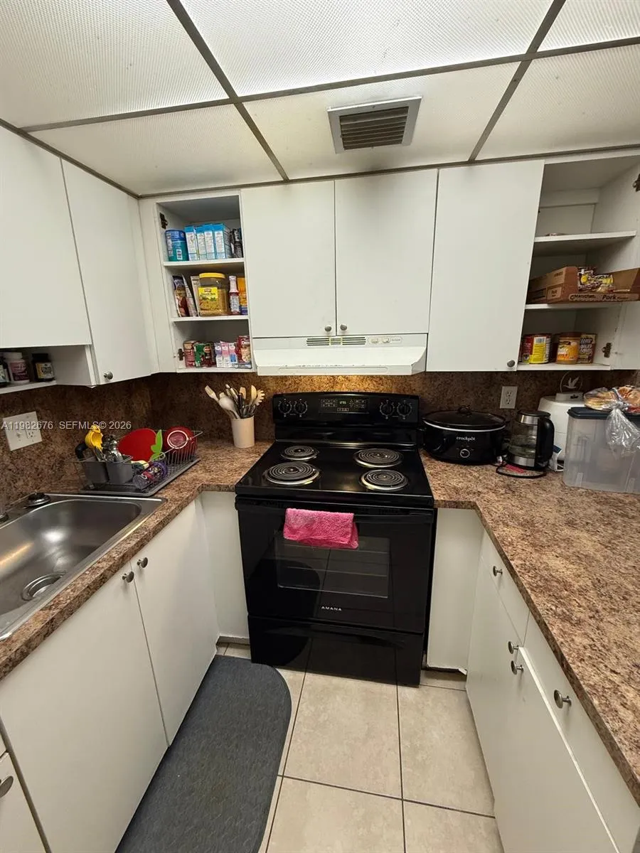 2029 NW 46th Ave # E305, Lauderhill FL 33313