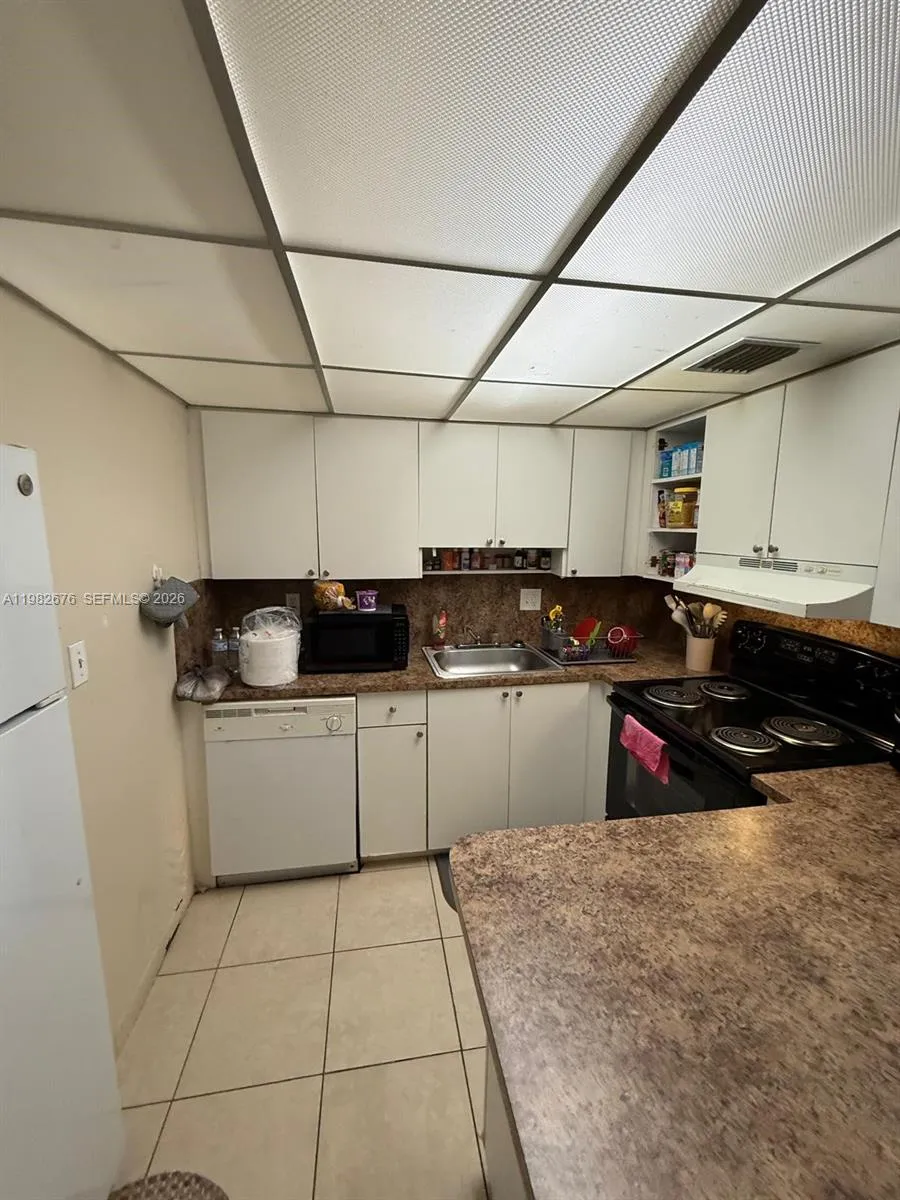 2029 NW 46th Ave # E305, Lauderhill FL 33313