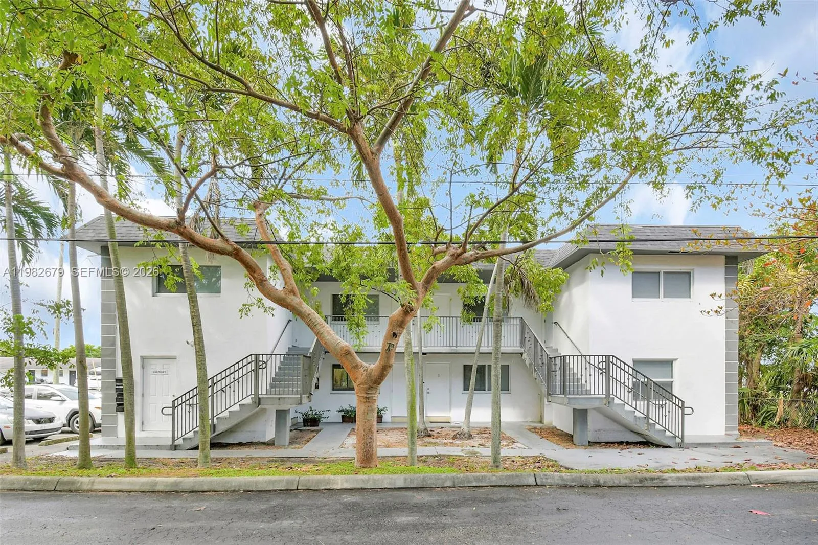 407 SE 9th Court # 3, Hallandale Beach FL 33009