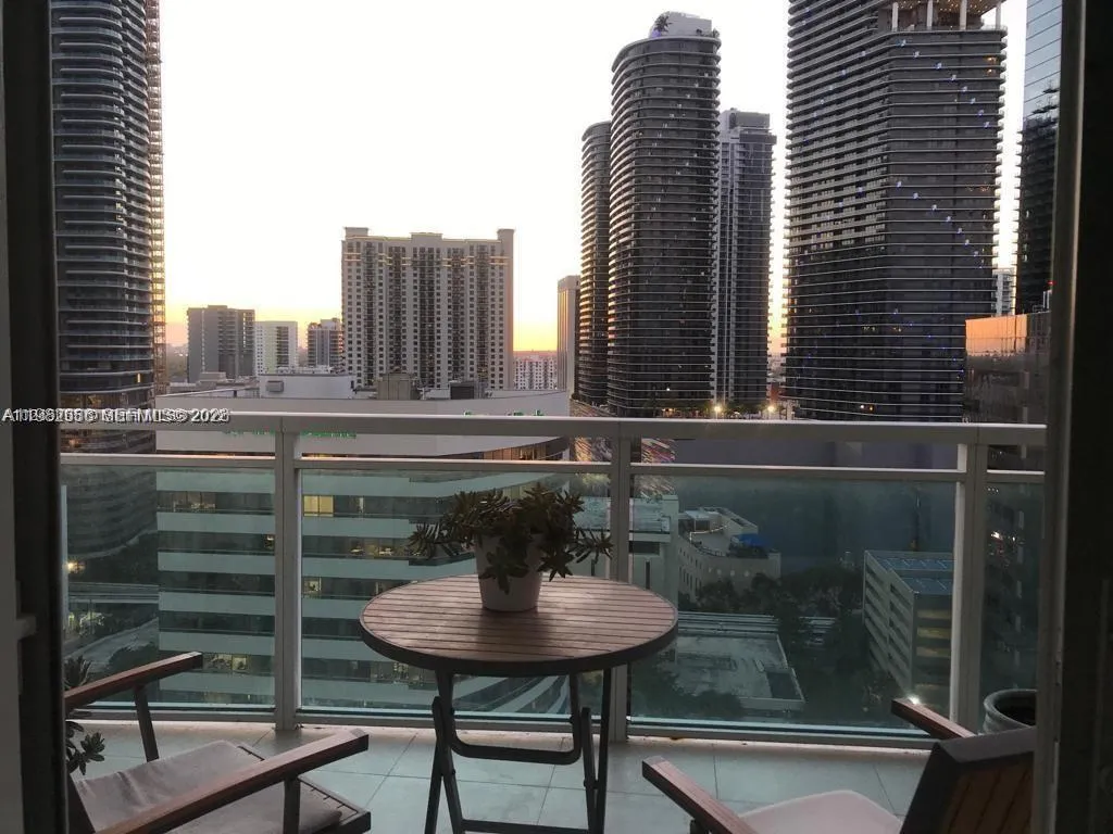 950 Brickell Bay Dr # 2001, Miami FL 33131
