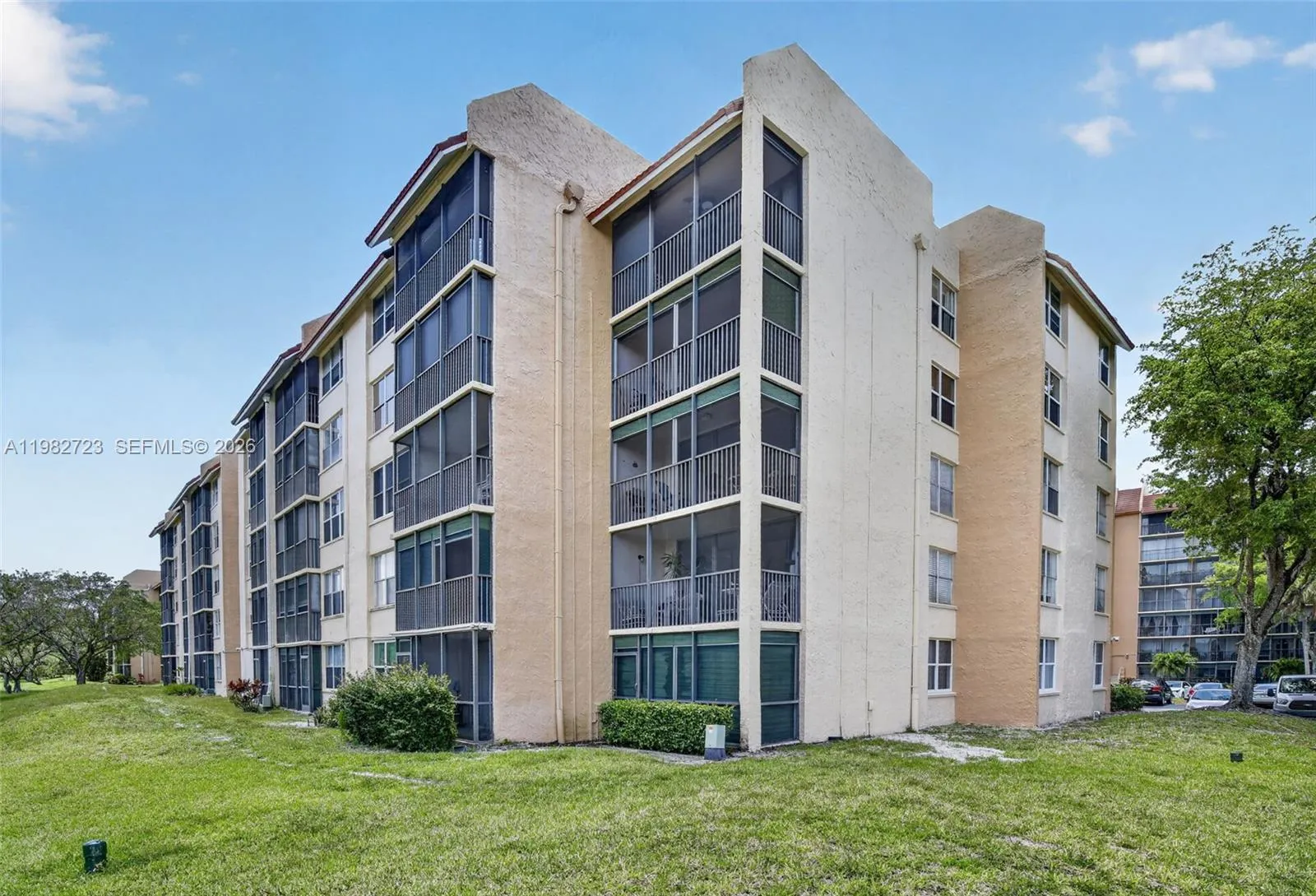 3751 Environ Blvd # 141, Lauderhill FL 33319