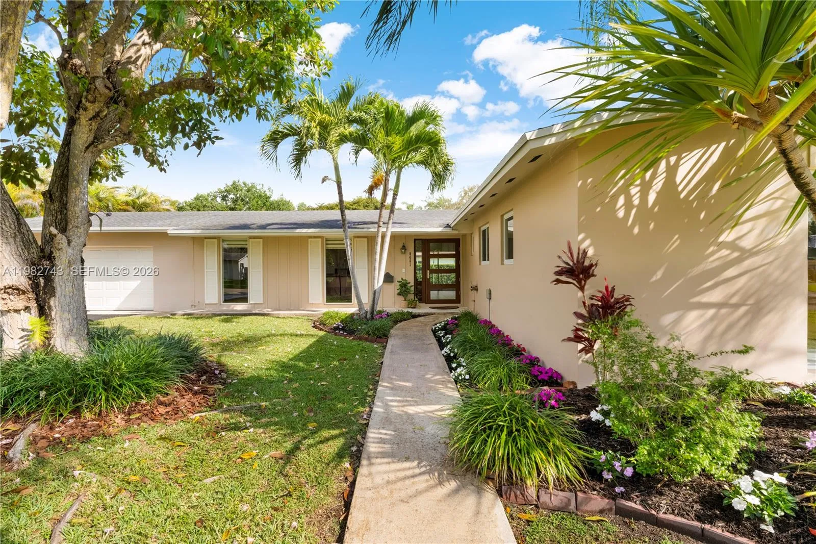 5 bedroom 3 bath for sale at 8461 SW 147th Ter, Palmetto Bay FL 33158