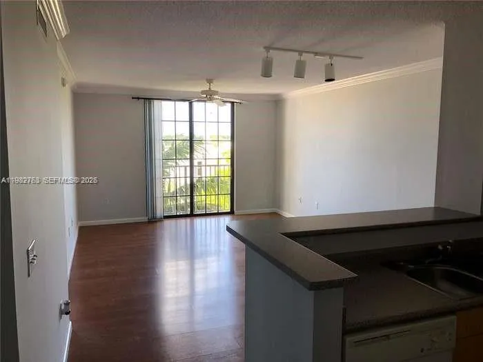 1919 van buren # 619a, Hollywood FL 33020