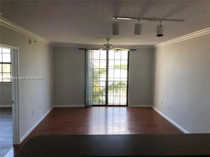1919 van buren # 619a, Hollywood FL 33020
