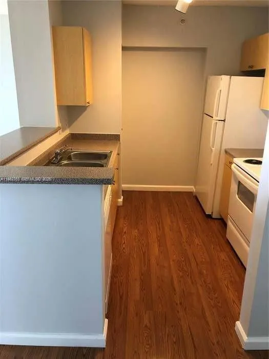 1919 van buren # 619a, Hollywood FL 33020