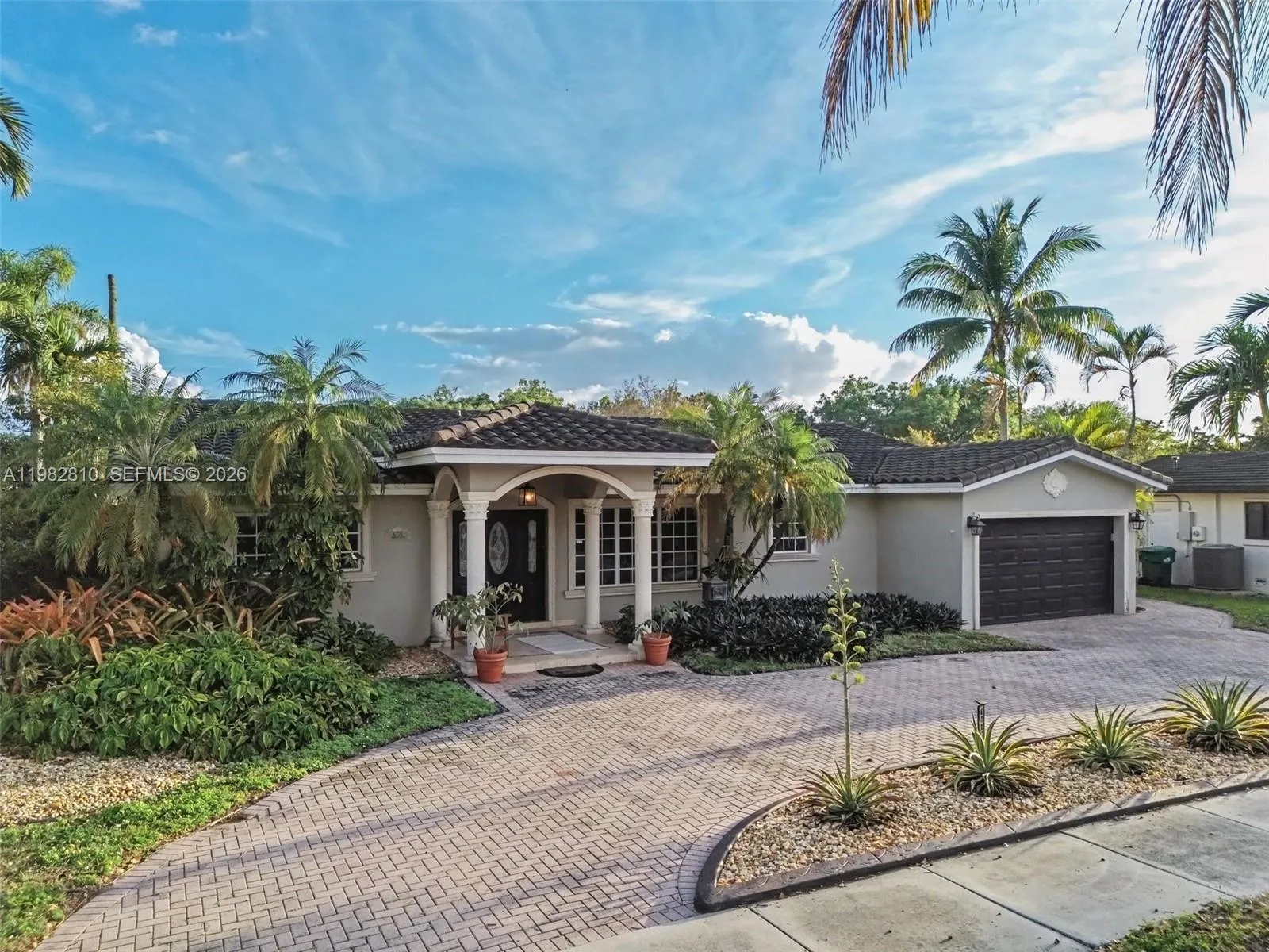 6726 Orchid Dr, Miami Lakes FL 33014