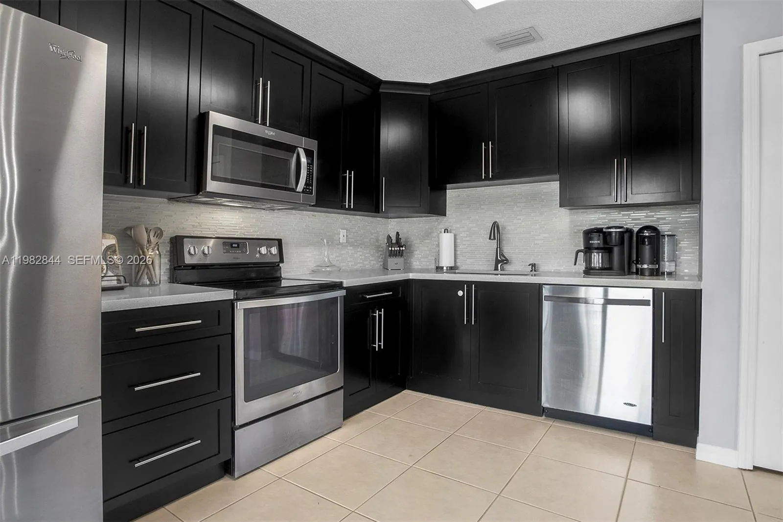 8957 SW 214th St, Cutler Bay FL 33189