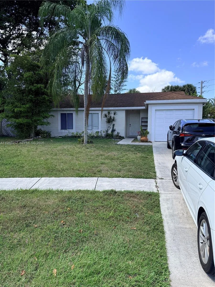 3 bedroom 2 bath for sale at 9963 Baywater Dr, Boca Raton FL 33496