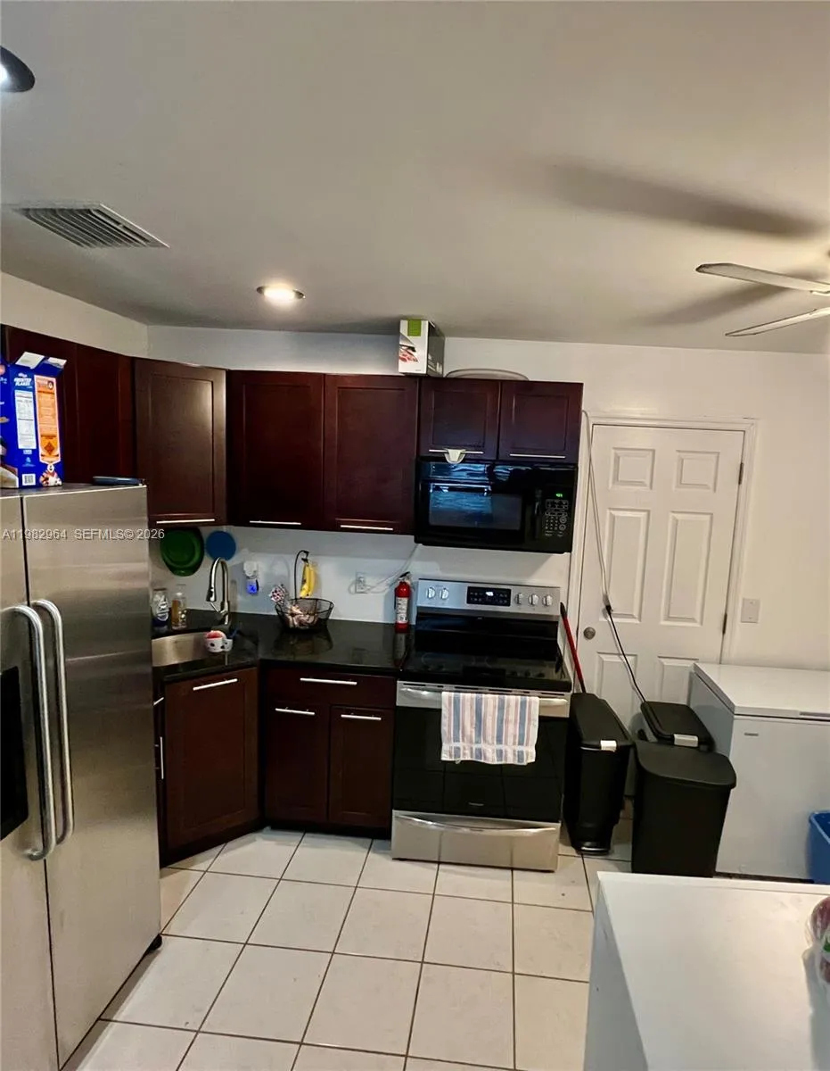 2016 NE 26th St # 2, Wilton Manors FL 33305