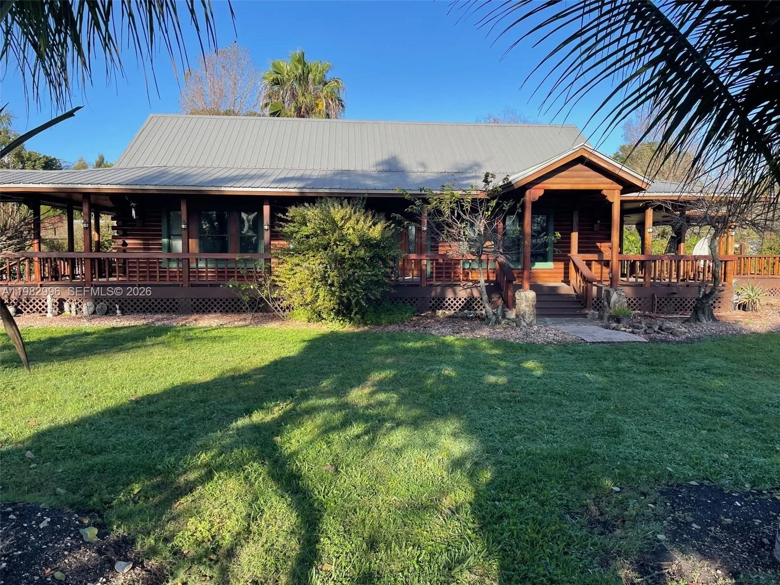 3 bedroom 2 bath for sale at 850 Old Us Highway 27, South Bay FL 33493