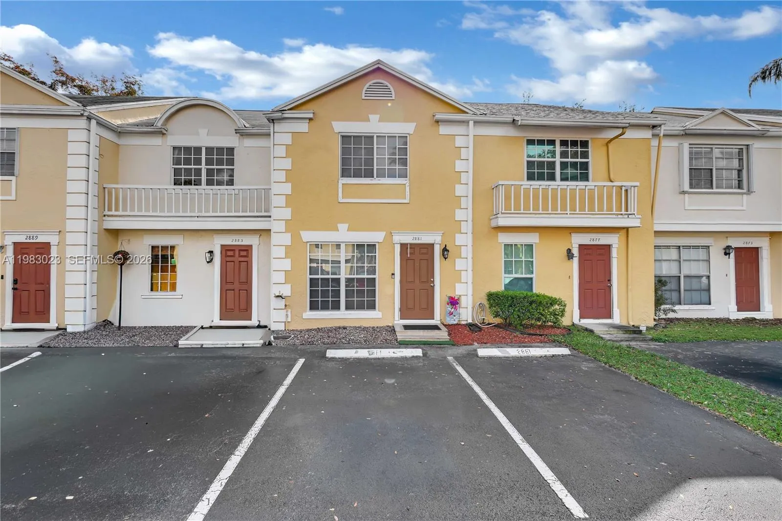 2 bedroom 2 bath for sale at 2881 S Cambridge Ln, Cooper City FL 33026