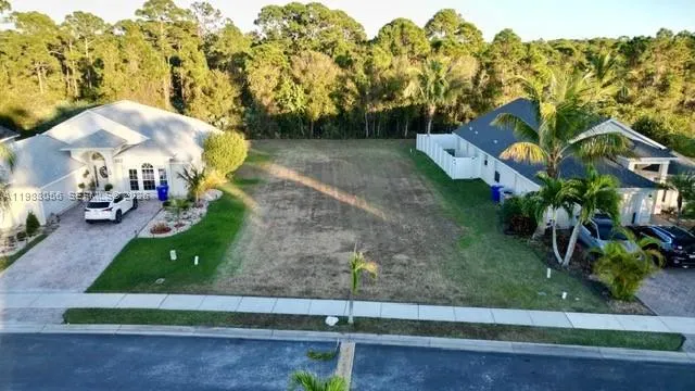 1570 SW 16th Ct SW, Vero Beach FL 32962