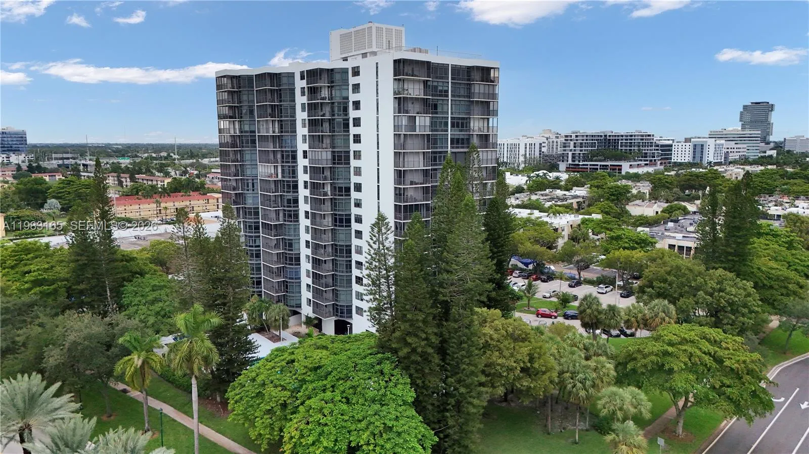 1 bedroom 1 bath for sale at 20100 W Country Club Dr # 1003, Aventura FL 33180