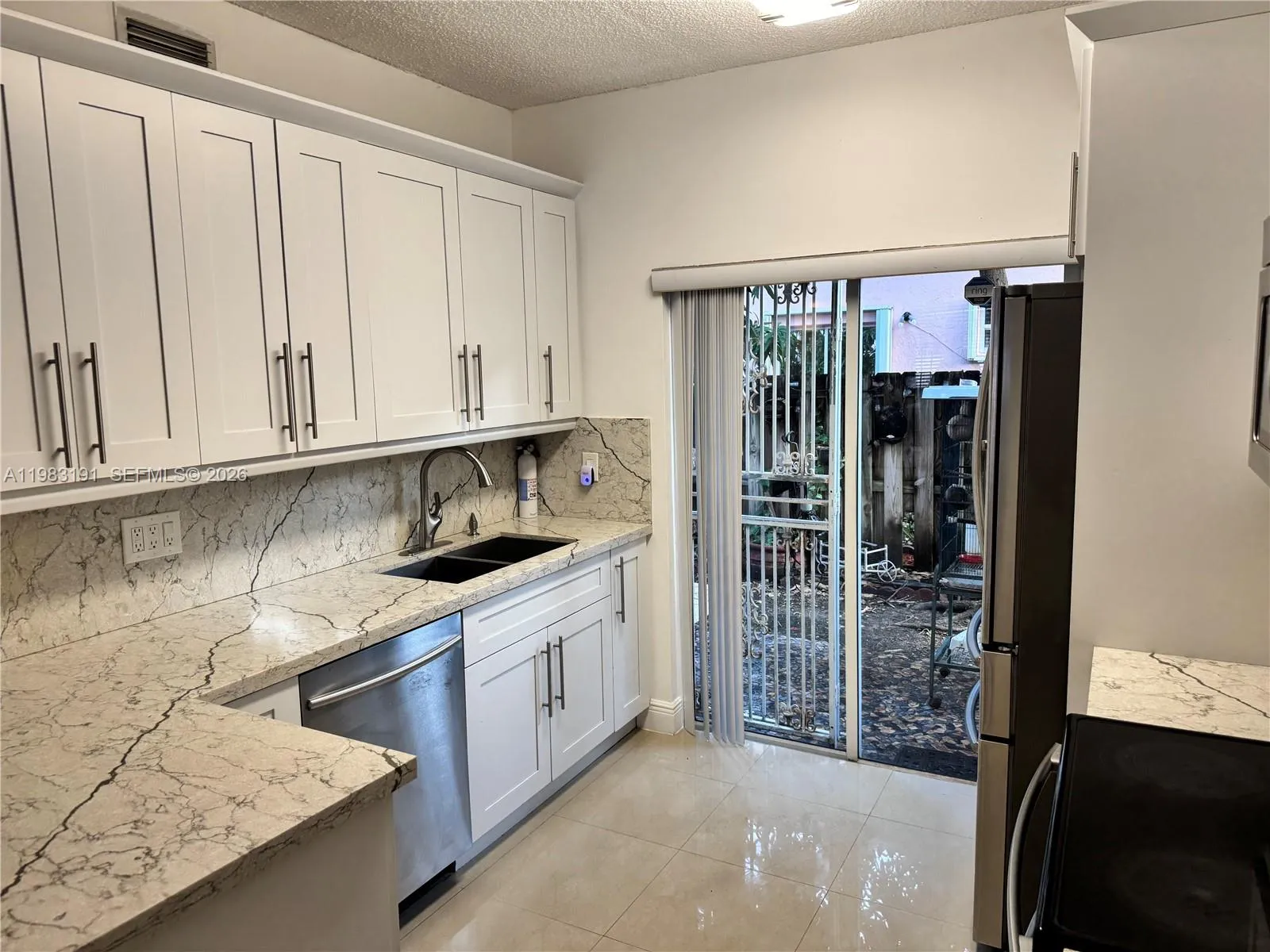 8025 Lake Dr # 102, Doral FL 33166
