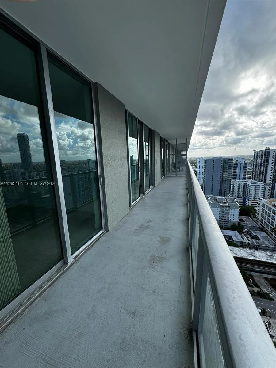 1111 SW 1st Ave, Miami FL 33130
