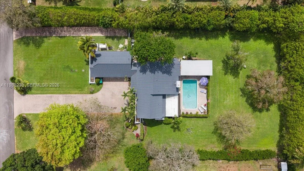 5 bedroom 3 bath for sale at 6313 NW 75th Way, Parkland FL 33067