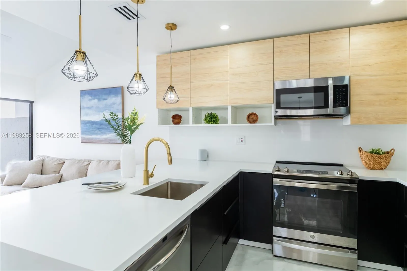 2 bedroom 2 bath for sale at 21204 Harbor Way # 12, Aventura FL 33180