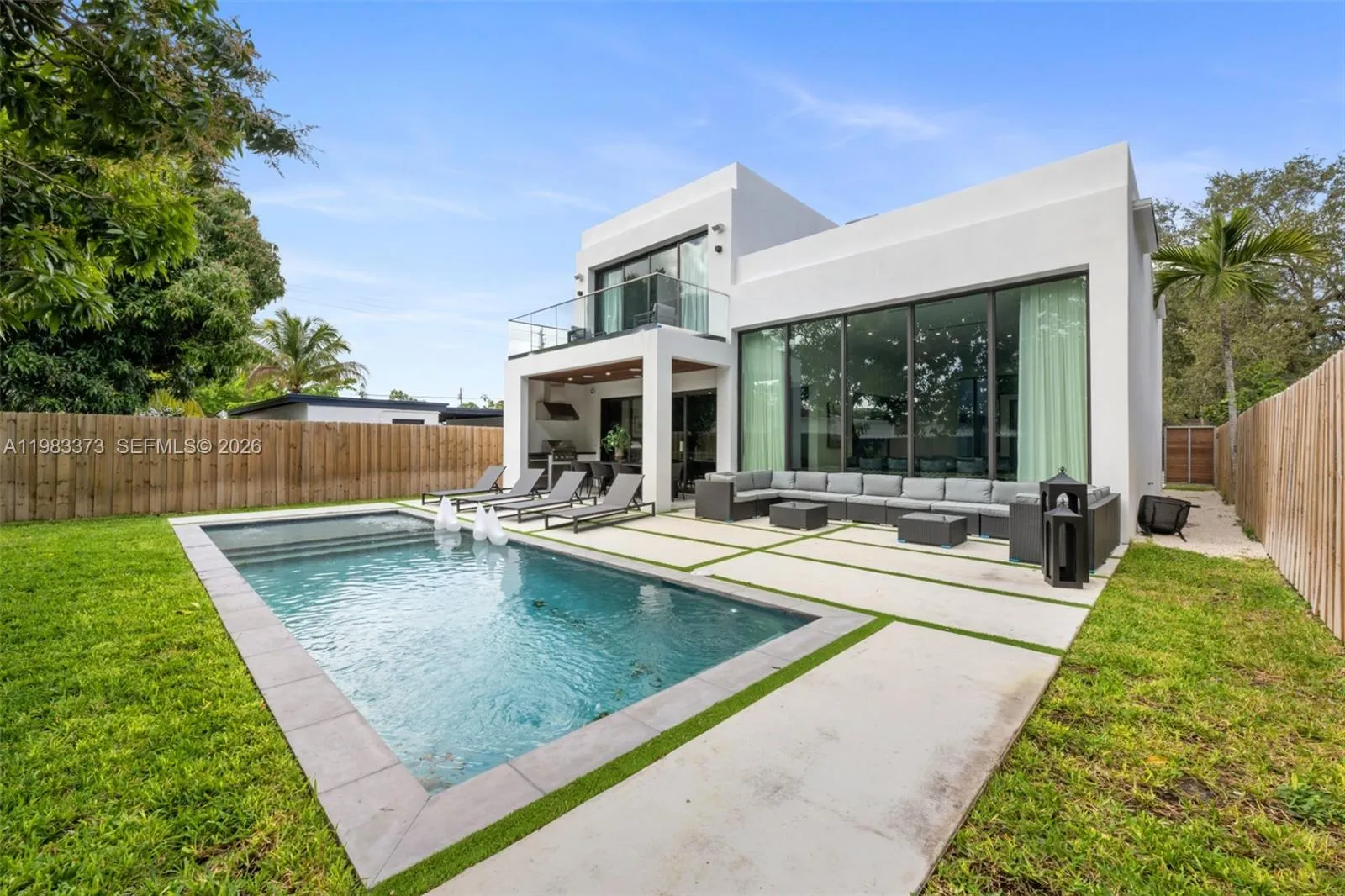 80 NW 45th St, Miami FL 33127