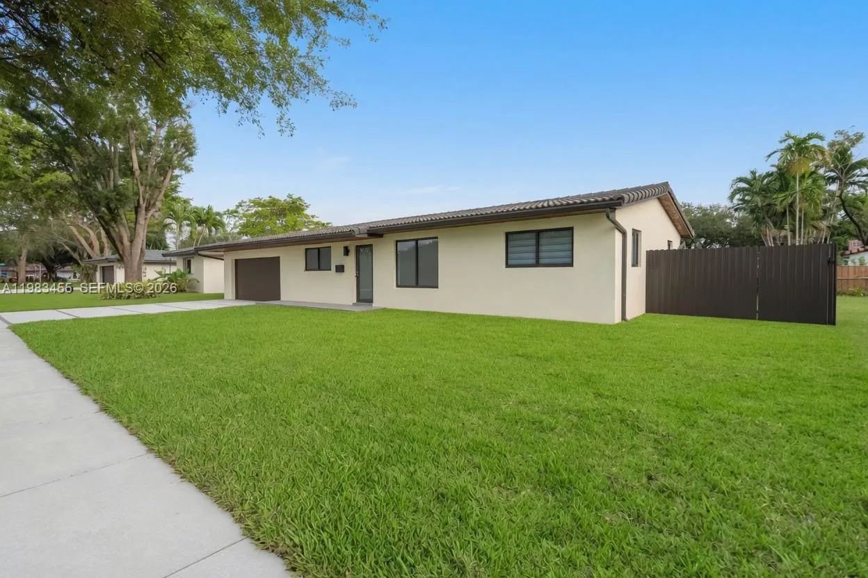 14515 Mahogany Ct, Miami Lakes FL 33014
