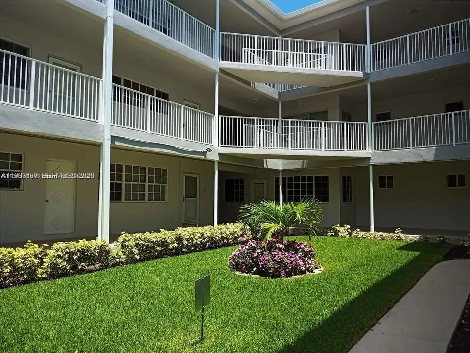 462 Golden Isles Dr # 202, Hallandale Beach FL 33009