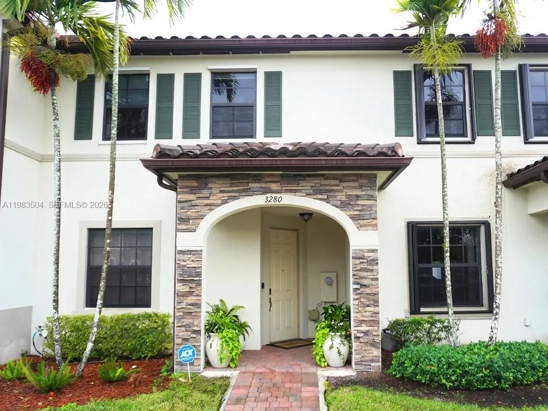 3 bedroom 2 bath for sale at 3280 W 92nd Pl, Hialeah FL 33018