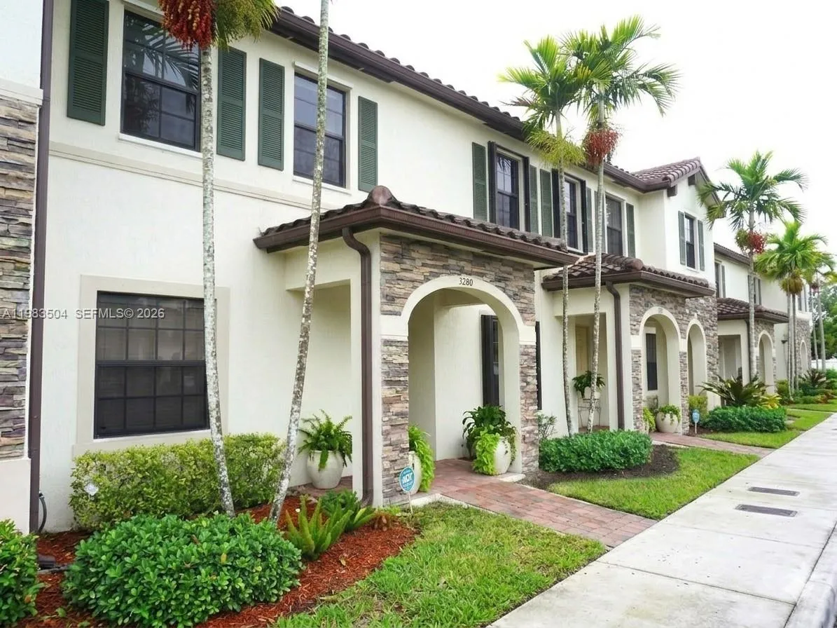 3280 W 92nd Pl, Hialeah FL 33018
