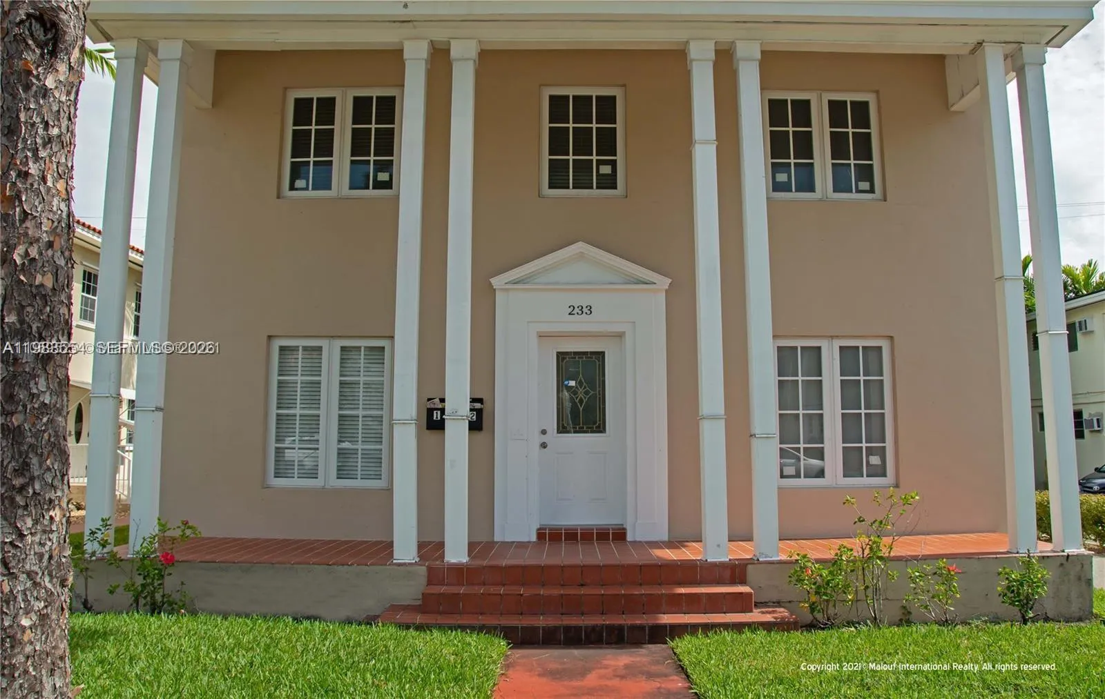 2 bedroom 1 bath for rent at 233 Madeira Ave # 1, Coral Gables FL 33134