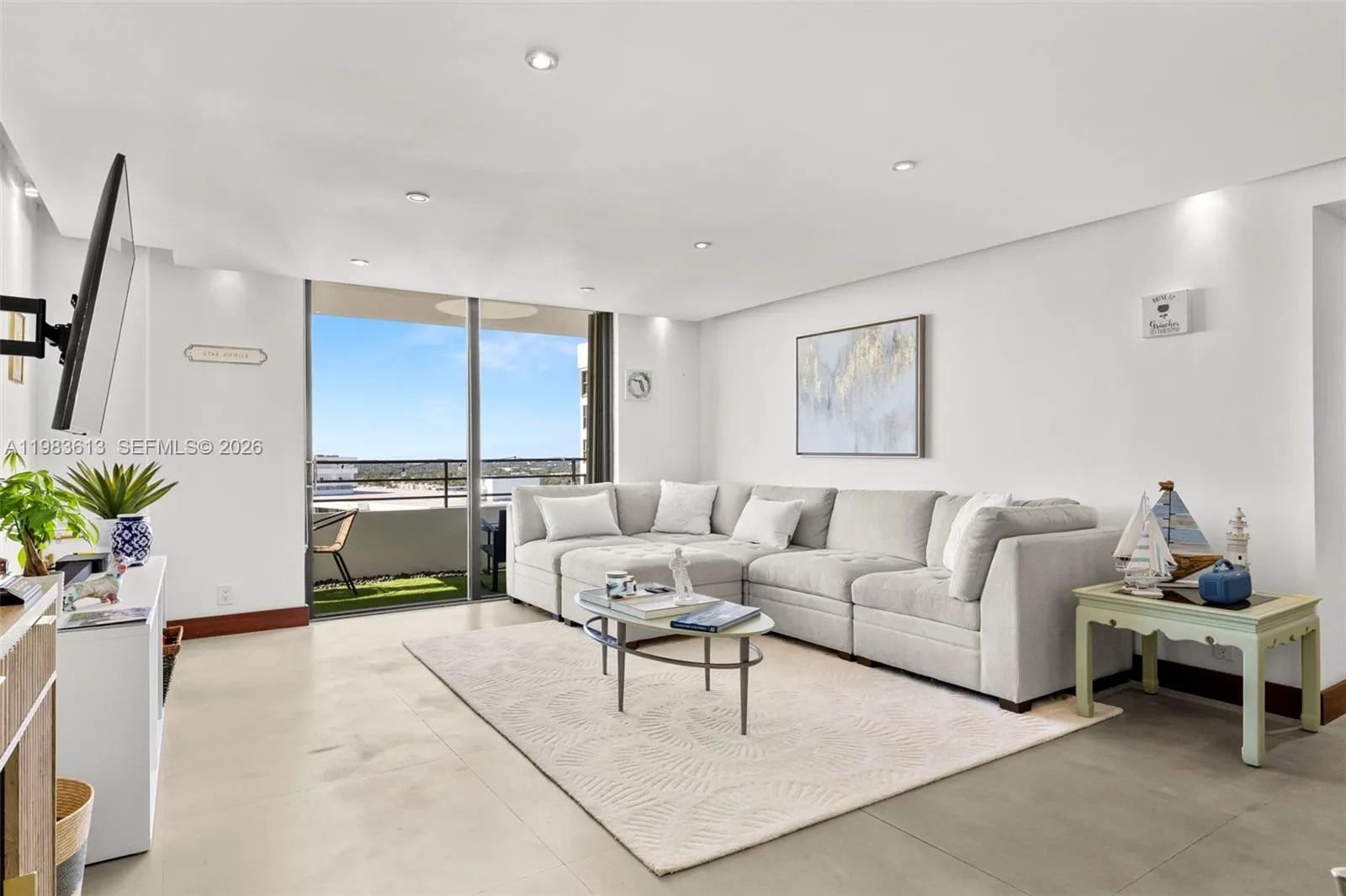 2500 Parkview Dr # 2319, Hallandale Beach FL 33009