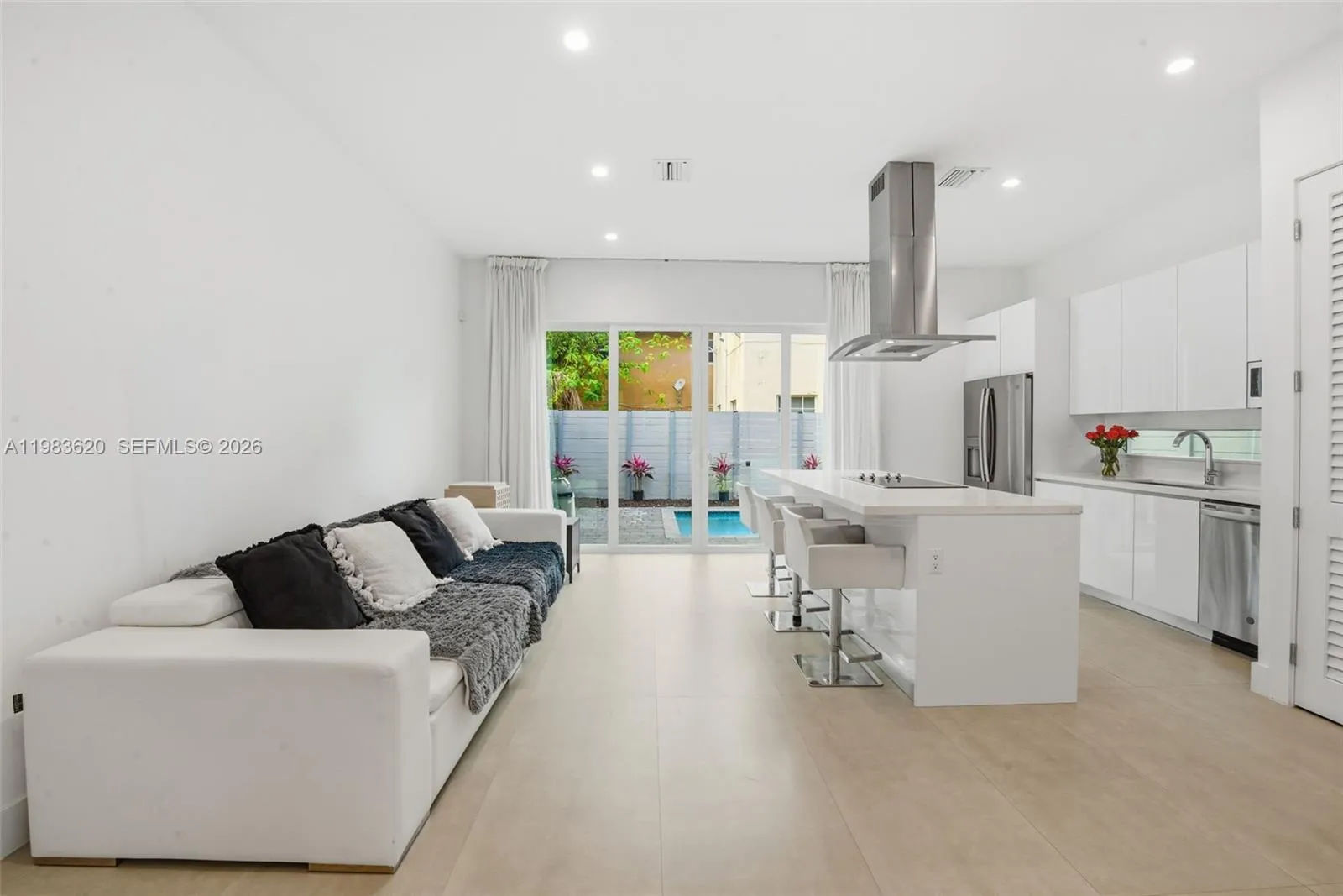 3525 Day Ave, Miami FL 33133