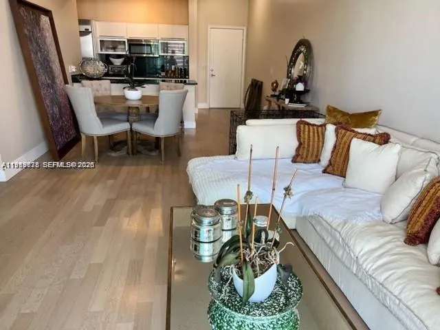 950 Brickell Bay Dr # 4100, Miami FL 33131