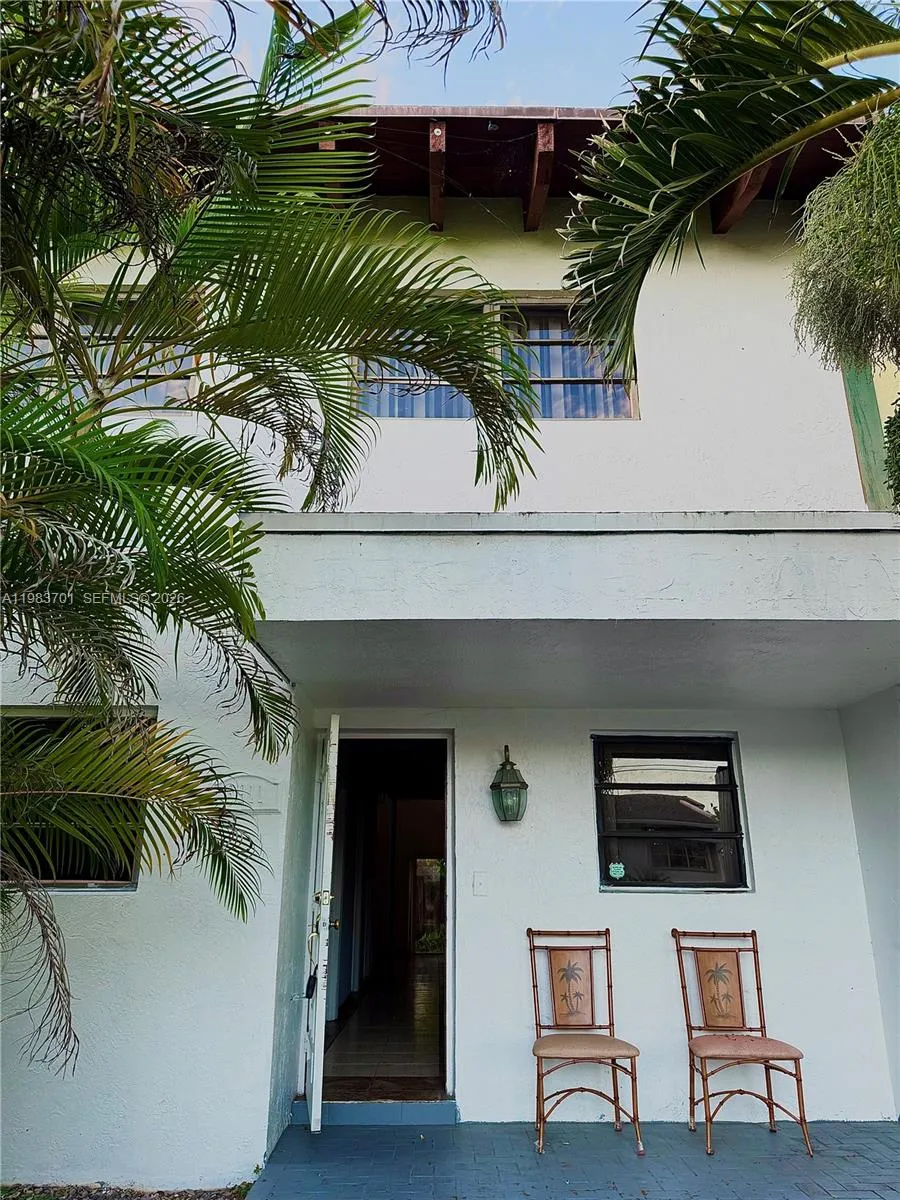 3911 Farragut St, Hollywood FL 33021