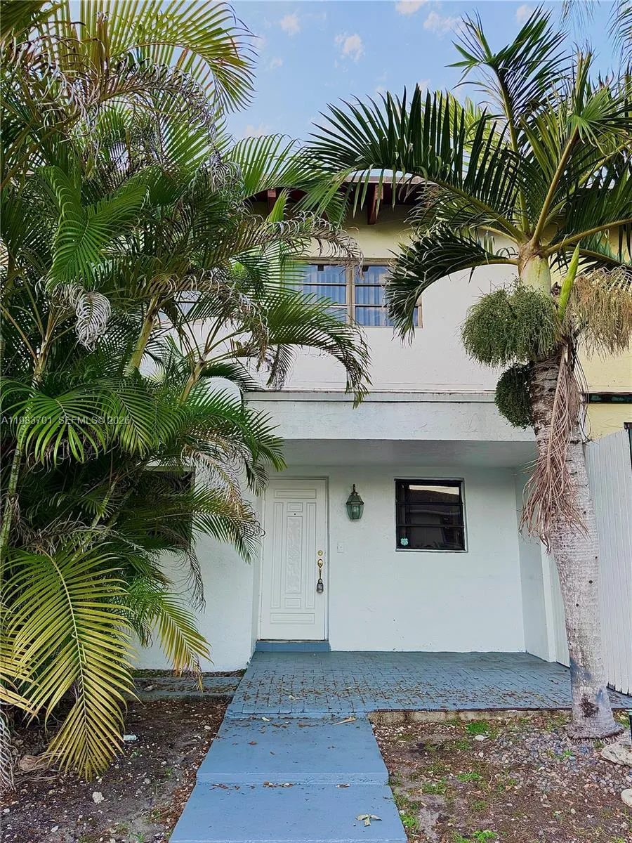 3911 Farragut St, Hollywood FL 33021