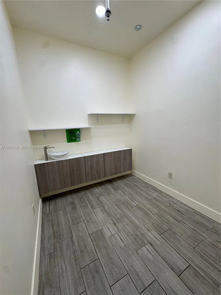 110 Washington Ave # 7, Miami Beach FL 33139