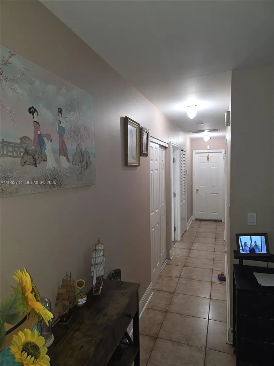 700 SW 28th Ter, Fort Lauderdale FL 33312