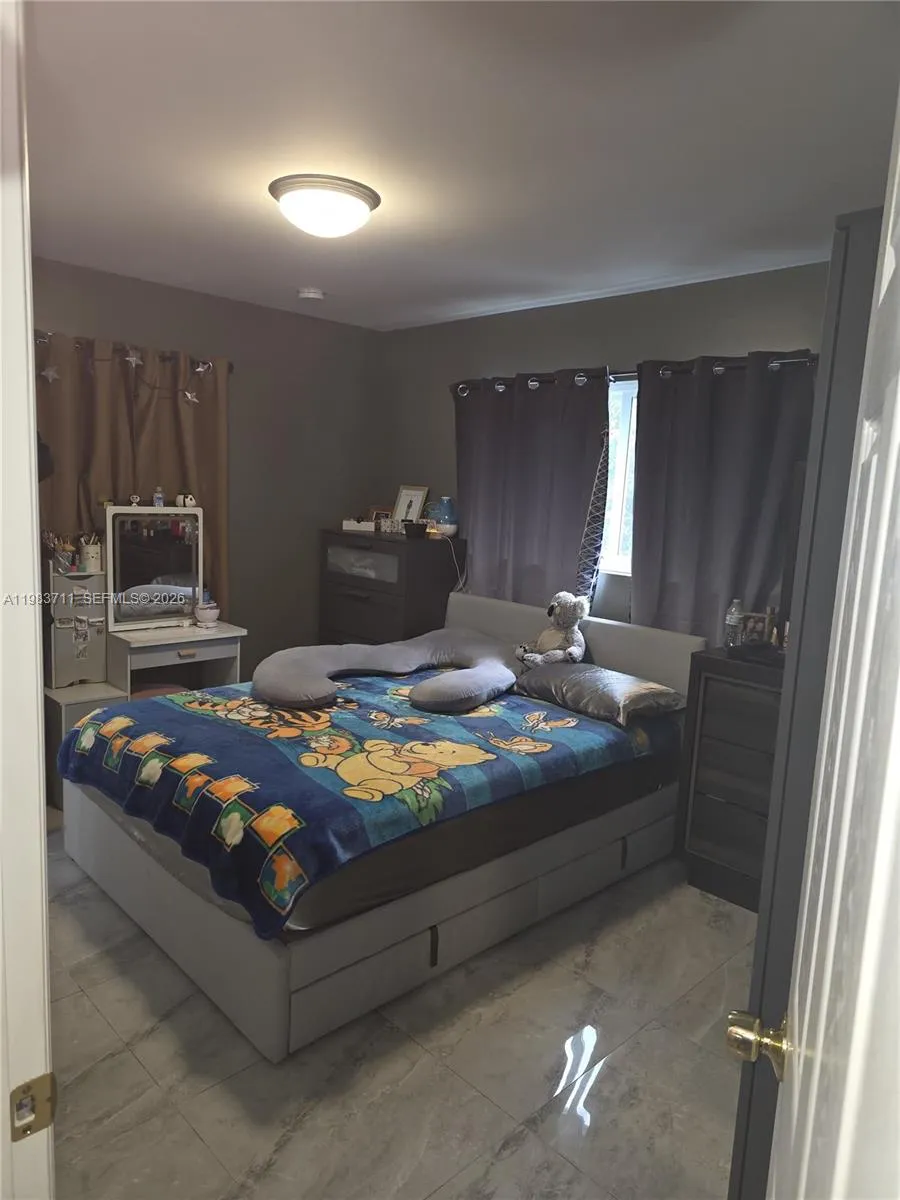 700 SW 28th Ter, Fort Lauderdale FL 33312