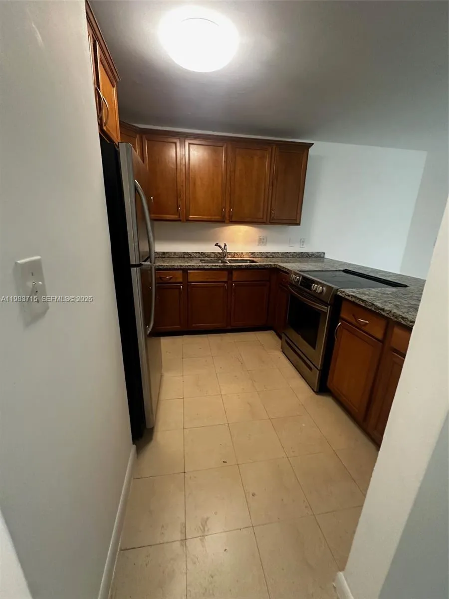 8050 NW 8th St # 1102, Miami FL 33126
