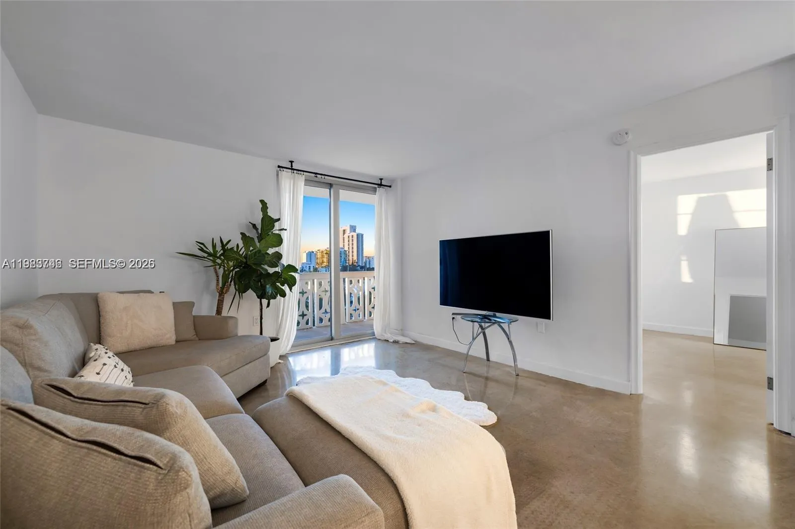 1020 Meridian Ave # 816, Miami Beach FL 33139