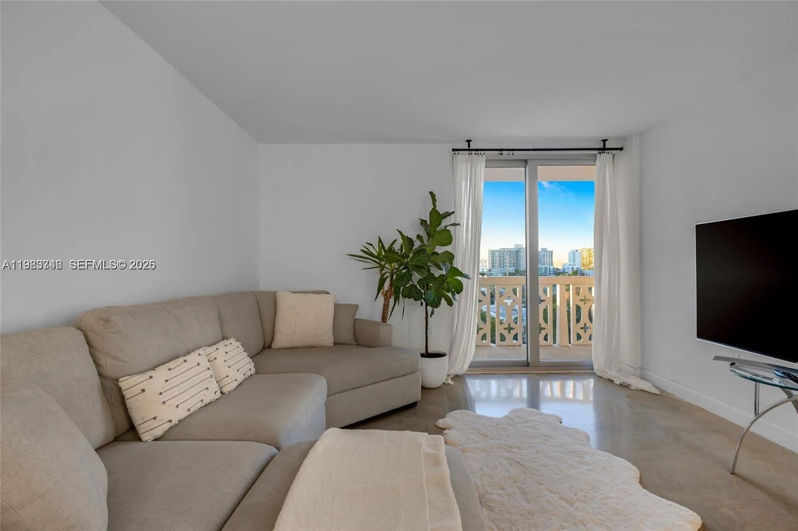 1020 Meridian Ave # 816, Miami Beach FL 33139