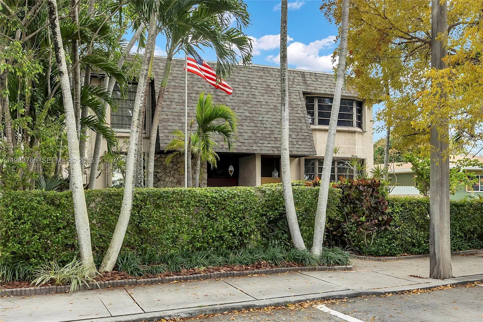 3 bedroom 2 bath for sale at 2132 NE 171st St, North Miami Beach FL 33162