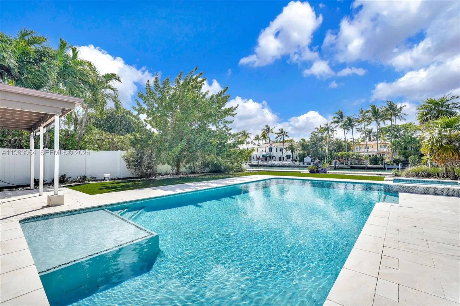 4560 Prairie Ave, Miami Beach FL 33140